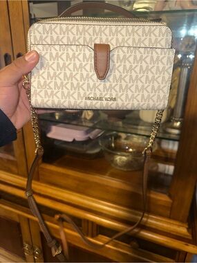 Michael Kors Cream and Brown Signature Crossbody with Gold Chain